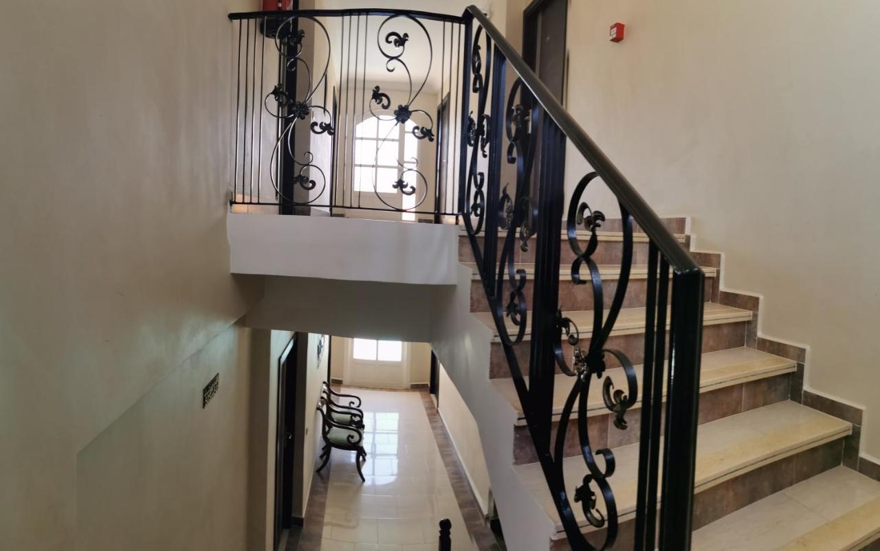 Amwaj Hotel Al-Dżadida Zewnętrze zdjęcie