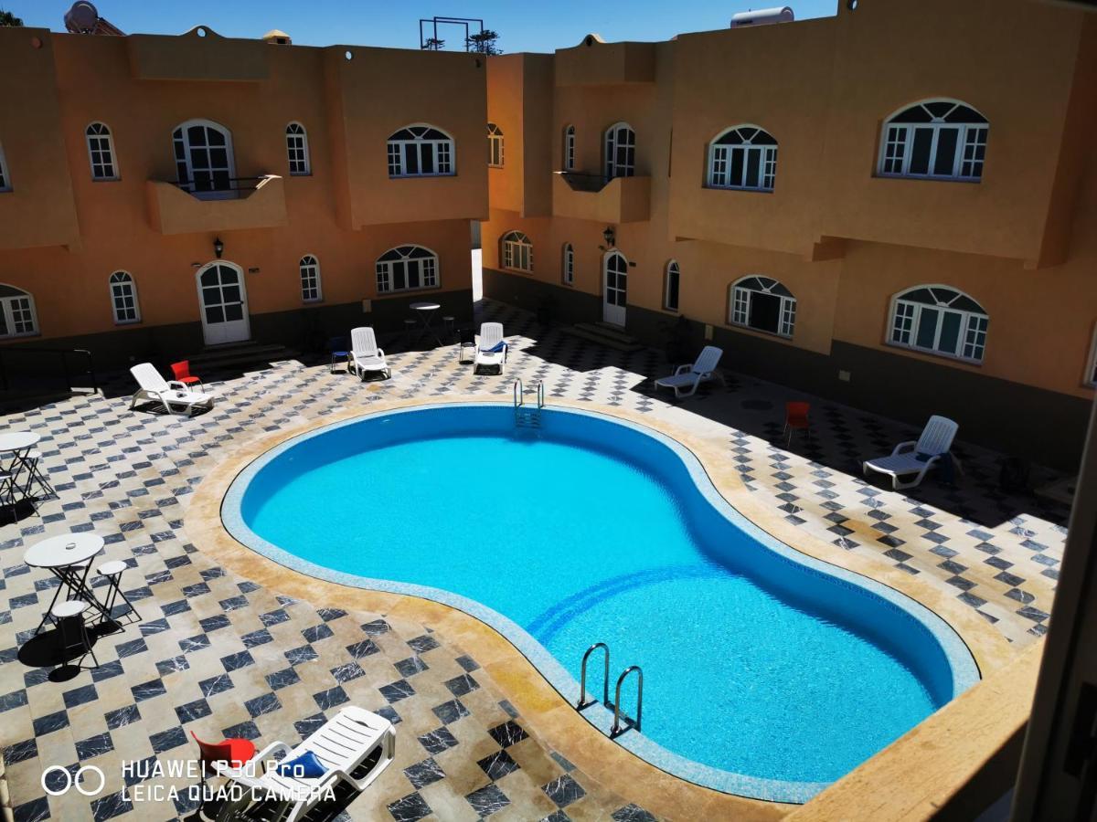 Amwaj Hotel Al-Dżadida Zewnętrze zdjęcie