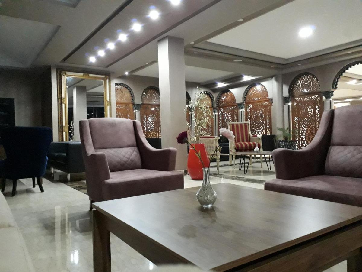 Amwaj Hotel Al-Dżadida Zewnętrze zdjęcie
