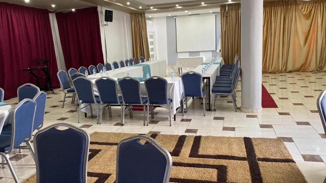 Amwaj Hotel Al-Dżadida Zewnętrze zdjęcie