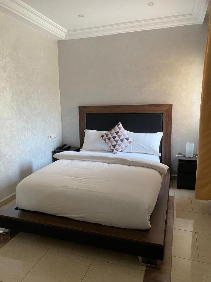 Amwaj Hotel Al-Dżadida Zewnętrze zdjęcie
