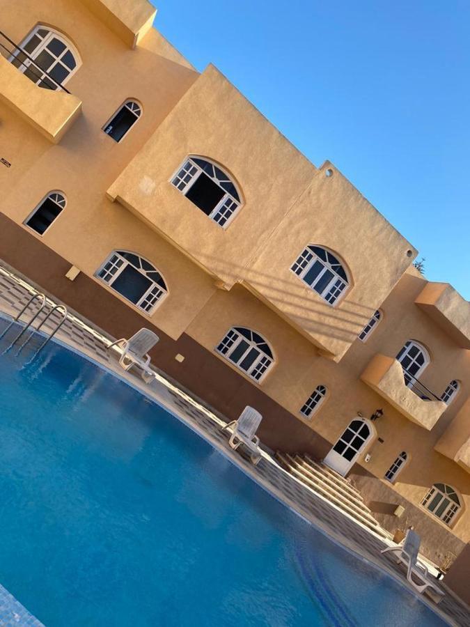 Amwaj Hotel Al-Dżadida Zewnętrze zdjęcie