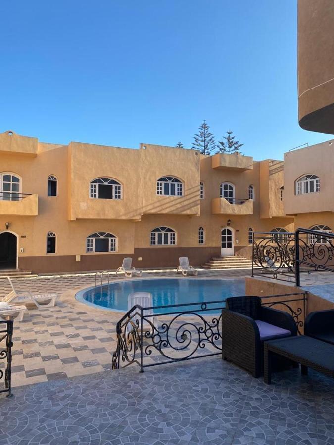 Amwaj Hotel Al-Dżadida Zewnętrze zdjęcie